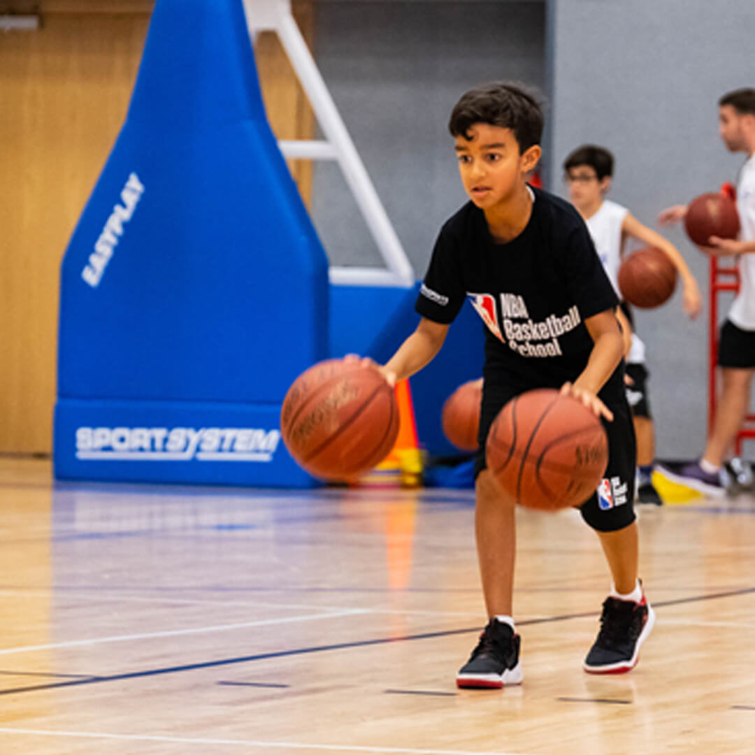 https://dlangbasketball.ch/wp-content/uploads/2025/03/dribble.jpg