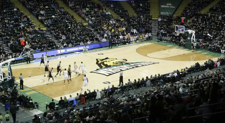 https://dlangbasketball.ch/wp-content/uploads/2025/04/Wright-Basketball.jpg
